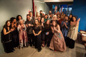 Desfile de marca autoral paranaense encerra residência artística da H-AL no Museu Casa Alfredo Andersen