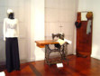 Sala de Exposição<br/>
Sala 1 – As primeiras conquistas transformam o fazer doméstico em algo lucrativo, unindo os afazeres e a profissão paralelamente. <br/>
Local: Museu Alfredo Andersen - Rua Mateus Leme, 336 - Centro - Horário: 2ºa 6º feira: 9h00 às 18h00 - Sábados e Domingos das 10h00 às 16h00