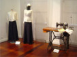 Sala de Exposição<br/>
Sala 1 – As primeiras conquistas transformam o fazer doméstico em algo lucrativo, unindo os afazeres e a profissão paralelamente. <br/>
Local: Museu Alfredo Andersen - Rua Mateus Leme, 336 - Centro - Horário: 2ºa 6º feira: 9h00 às 18h00 - Sábados e Domingos das 10h00 às 16h00