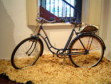 Sala de Exposição<br/>
Sala 3 - O ambiente remete ao lazer: os passeios de bicicleta, as visitas sociais e as caminhadas ao sol.<br/>
Local: Museu Alfredo Andersen - Rua Mateus Leme, 336 - Centro - Horário: 2ºa 6º feira: 9h00 às 18h00 - Sábados e Domingos das 10h00 às 16h00
