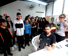 Oficina de desenho com residente Yuri Rosa | Foto: Anderson Tozato/SEEC