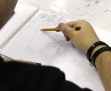 Academia Alfredo Andersen divulga período de inscrições para oficinas do 1.º semestre | Foto: Kraw penas/SEEC