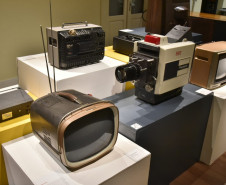 Exposição "Ilhas da Imaginação" no Museu da Imagem e do Som do Paraná (MIS-PR). 