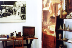 Atelier do Alfredo Andersen, exposição permanente do museu, piso térreo.

Local: Museu Alfredo Andersen - Rua Mateus Leme, 336 - Centro - Horário: 2ºa 6º feira: 9h00 às 18h00 - Sábados e Domingos das 10h00 às 16h00